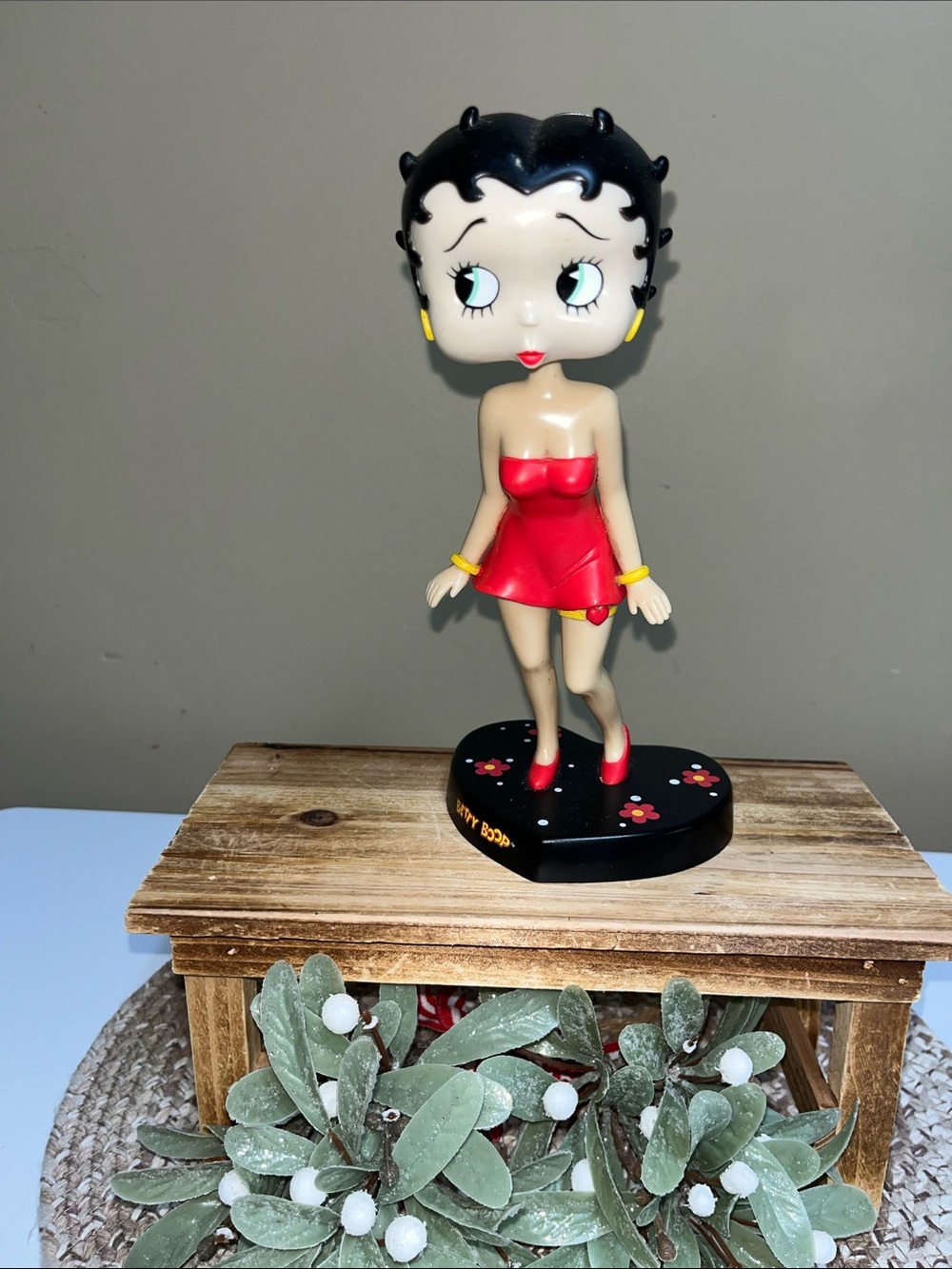 Betty Boop Bobble Head Figure in good VTG condition